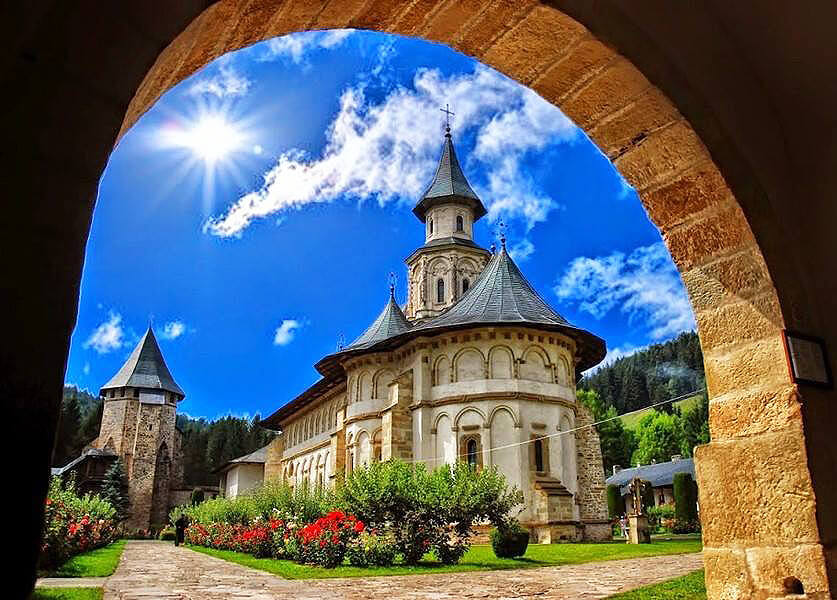 manastirea putna romania